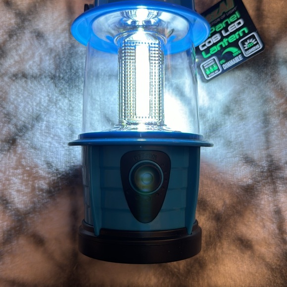 NEW LitezAll three panels COB LED lantern - 225 lumens - Picture 5 of 6